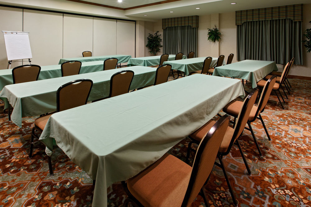 Holiday Inn Express & Suites - Dodge City By Ihg Dış mekan fotoğraf